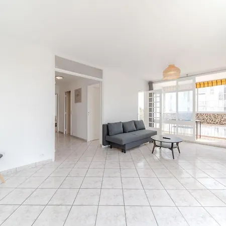 Appartamento Spacious For 8 People - Grand Clement Bron