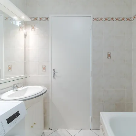 Appartamento Spacious For 8 People - Grand Clement Bron