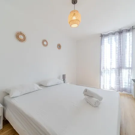 Spacious For 8 People - Grand Clement Apartment *