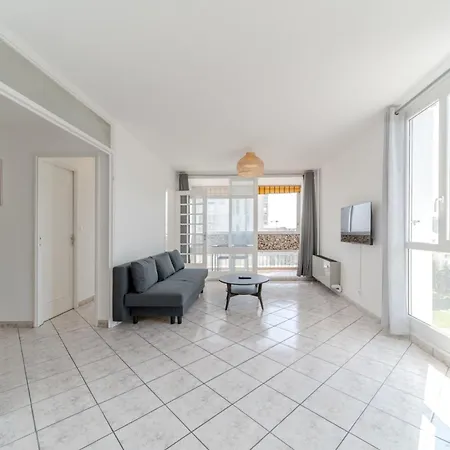 Apartment Spacious For 8 People - Grand Clement