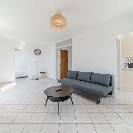 Spacious For 8 People - Grand Clement Lägenhet Bron