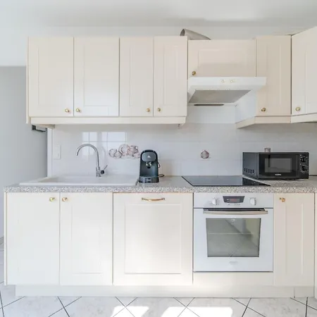 Spacious For 8 People - Grand Clement *