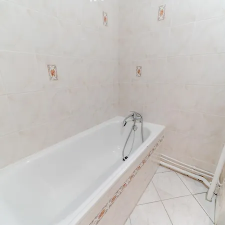 Spacious For 8 People - Grand Clement Bron