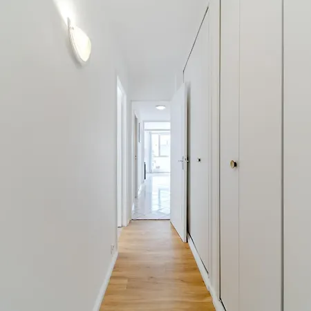 Spacious For 8 People - Grand Clement Lägenhet